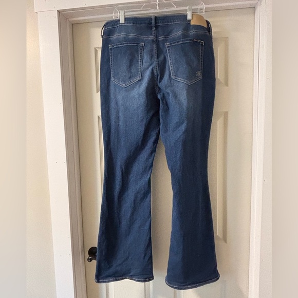 Seven7 Women's High Rise Slim Flare Jean - 16 - Picture 2 of 9